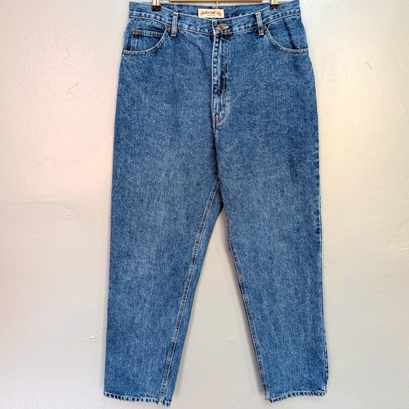 St. John's Bay Denim - Vintage St. John's Bay Relaxed Fit cotton mom jeans w slight taper leg. Sz 16